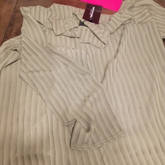 Green oversized button up - Picture 2 of 4